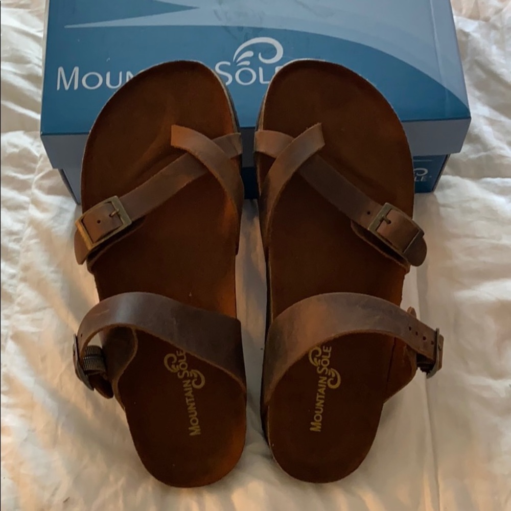 Mountain sole Leather sandals.